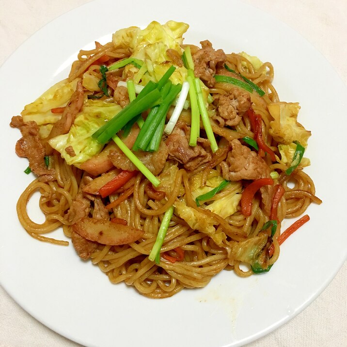 麺つゆが隠し味♪豚キャベ人参かまぼこネギ焼きそば♡